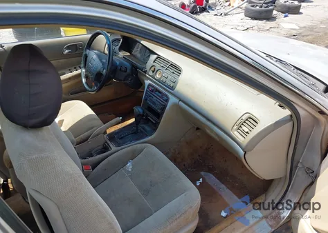 1997 Honda Accord Se z USA, uszkodzony, nr VIN 1HGCD5600VA102505